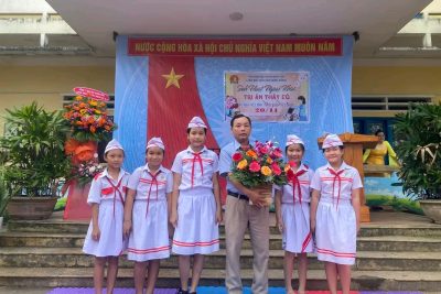 LIÊN ĐỘI TRƯỜNG TIỂU HỌC BÌNH ĐÔNG TỔ CHỨC TRI ÂN THẦY CÔ GIÁO NHÂN NGÀY 20-11