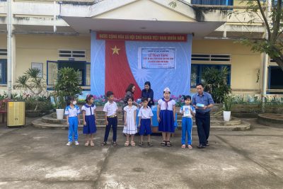 LỄ TRAO TẶNG “SÓNG VÀ MÁY TÍNH CHO EM”