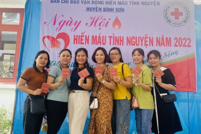 TRƯỜNG TIỂU HỌC BÌNH ĐÔNG THAM GIA HIẾN MÁU NHÂN ĐẠO